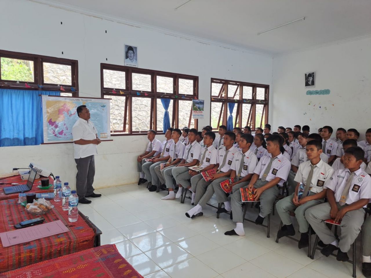 Polres Toba Gelar Sosialisasi tentang Penyalahgunaan Narkoba kepada Pelajar Tingkat SMAN 1 Parmaksian Kabupaten Toba