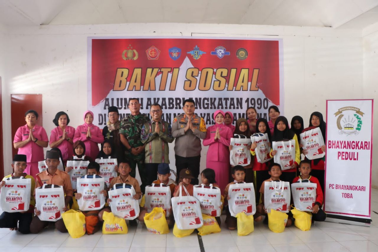 Bakti Sosial ABRI Angkatan 1990, Polres Toba Berbagi ke Panti Asuhan