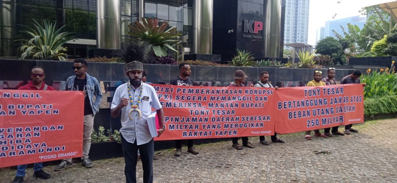 Aksi Damai Komunitas Transparansi Pengguna Anggaran Papua Baru Desak KPK Usut Dugaan Korupsi Mantan Bupati Yapen