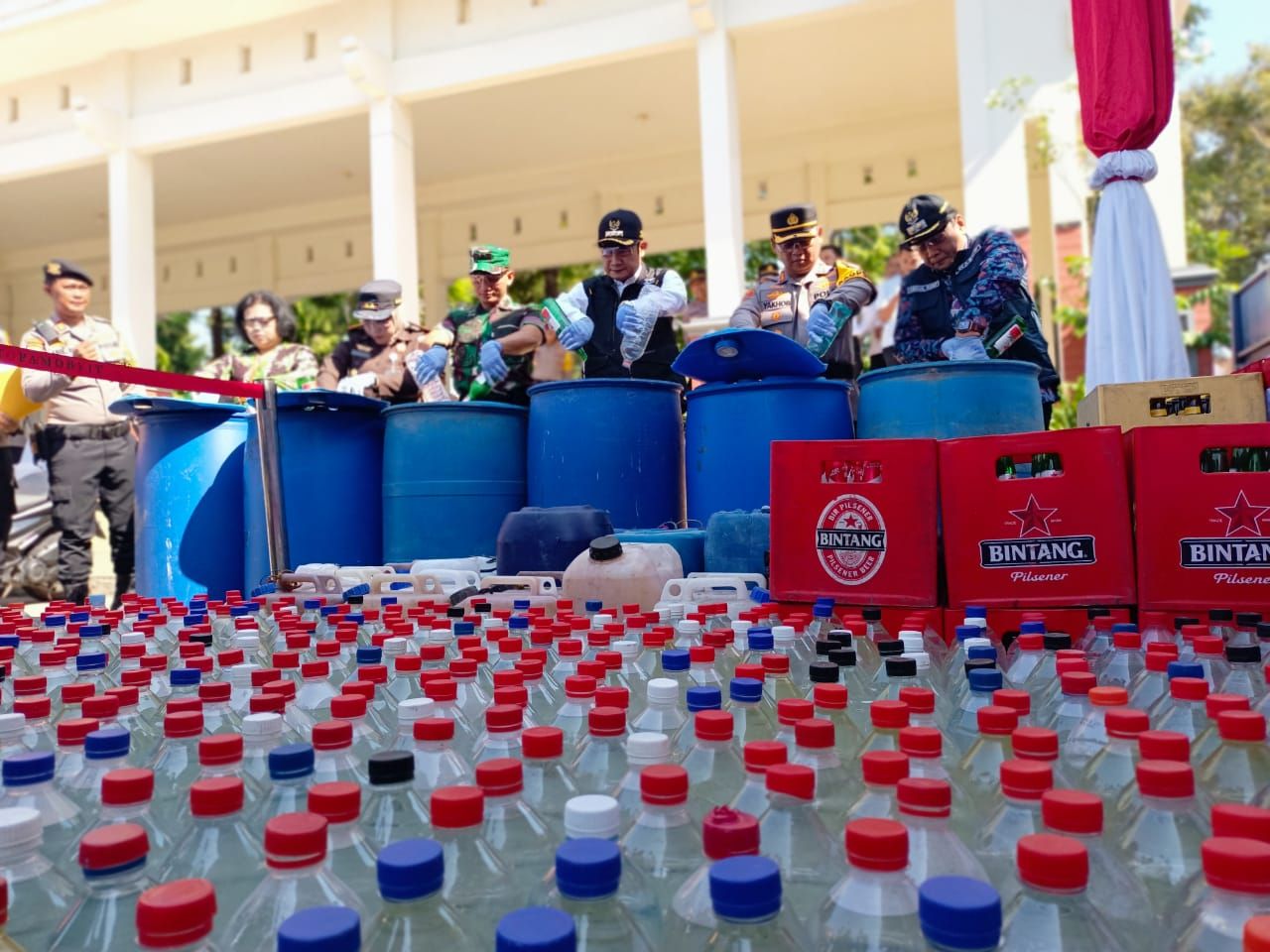 Operasi Lilin Semeru 2023 di Lamongan, Musnahkan 2500 Liter Miras dan Hancurkan 100 Kenalpot Brong
