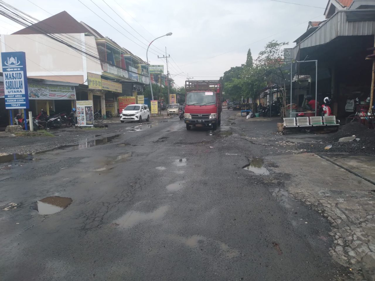 Rawan Laka, Jalan Poros Sukodadi Kecamatan Sukodadi Kabupaten Lamongan Rusak Parah