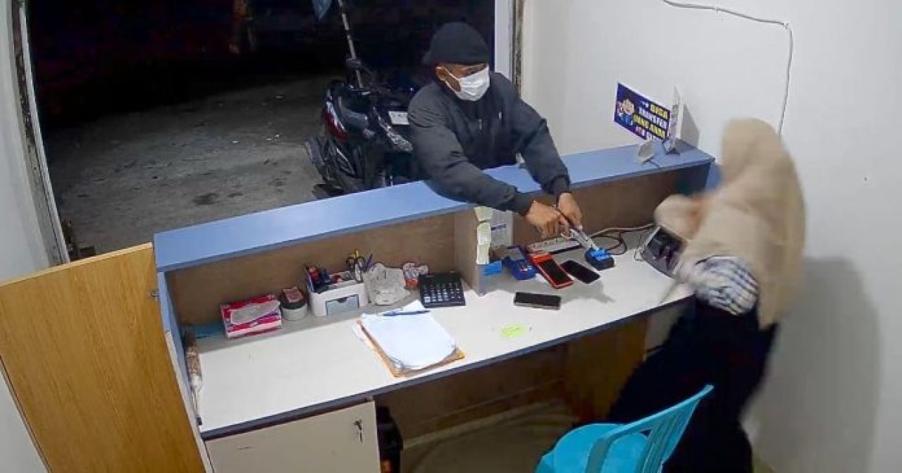 Perampok Bersenpi Gasak BRILink di Desa Kemlagigede, 2,5 Juta Raib