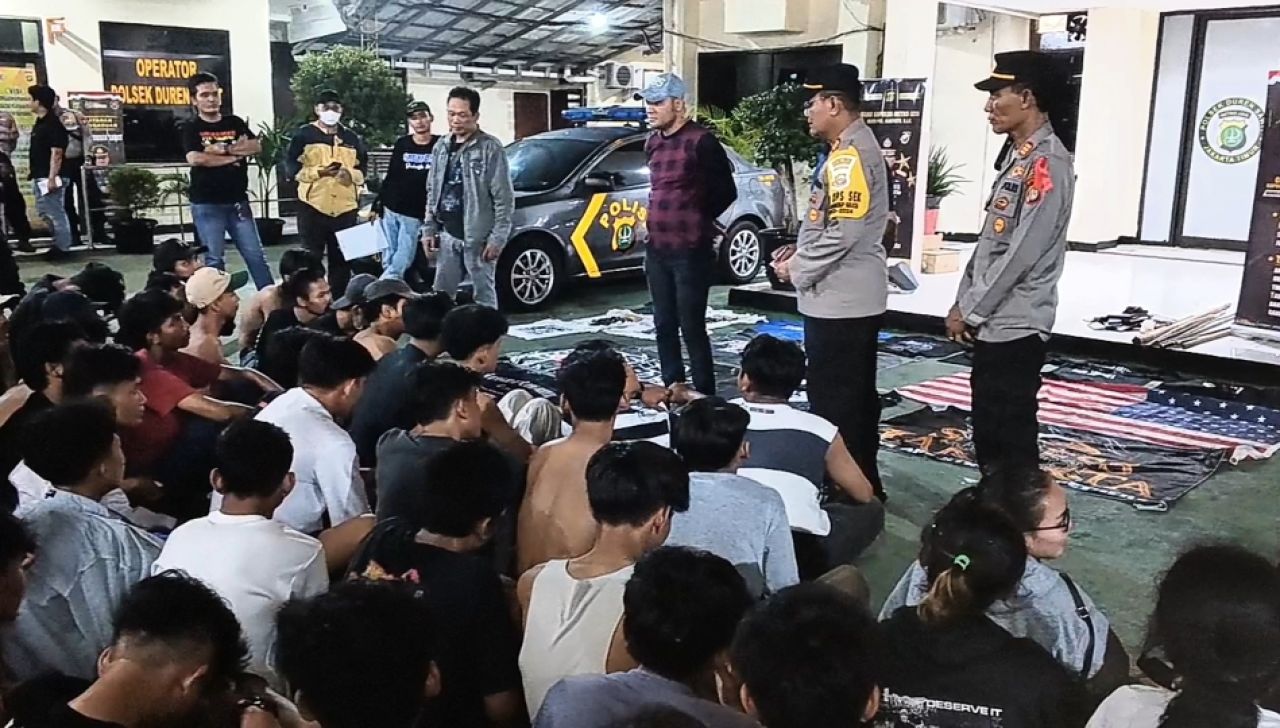 Polsek Duren Sawit Amankan Lima Puluh Satu Remaja Pria dan Wanita saat Buka Puasa On The Road