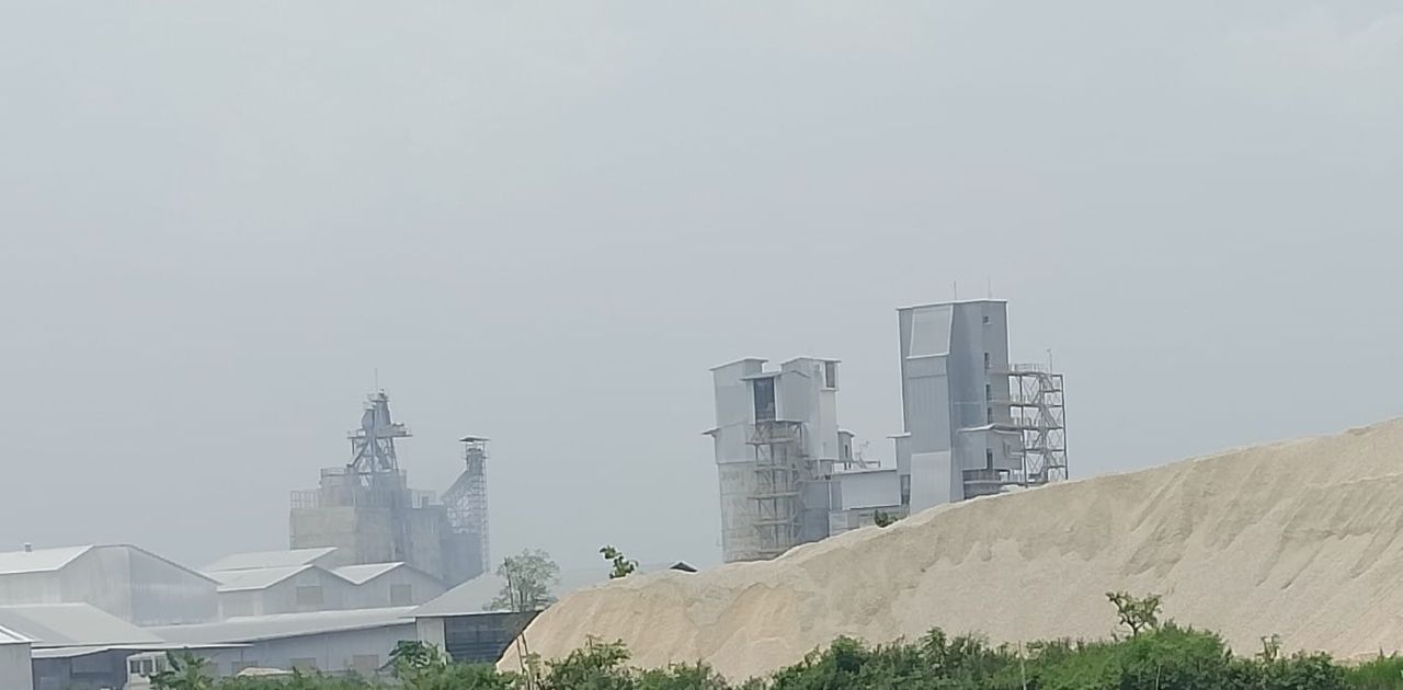 Pencemaran Udara Perusahaan Pembakaran Batu Gamping di Plumpang Tuban Meresahkan, Warga Berpotensi Terjangkit ISPA