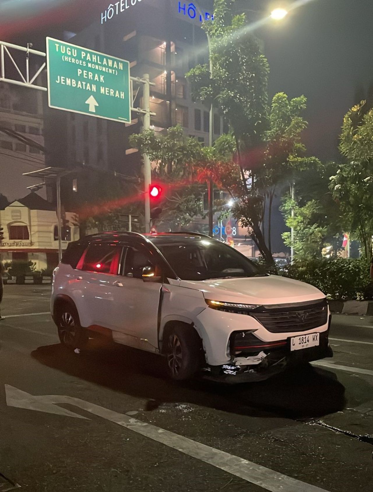 Kondisi Mabuk Pulang Dugem dari Coyote, Warga Manyar Jaya Tabrak Pembatas Jalan Kedungdoro
