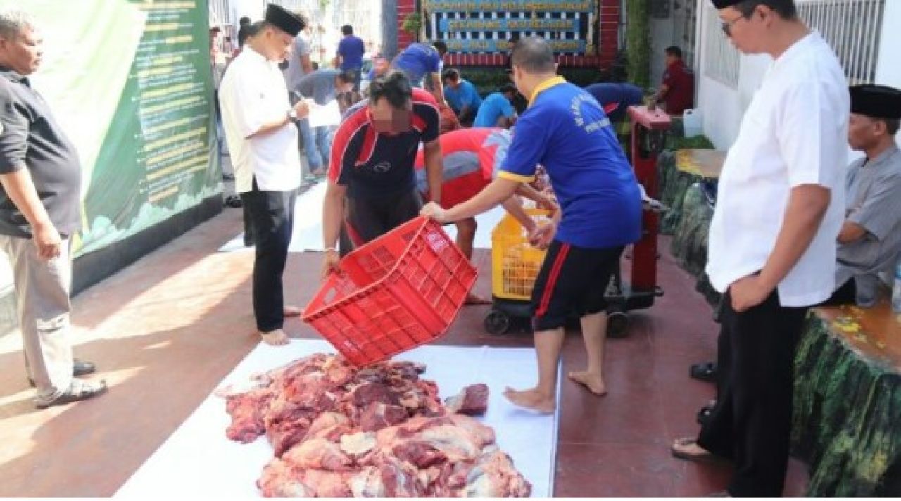 Pemotongan Hewan Qurban dan Semangat Kebahagiaan Dari Balik Jeruji Besi Lapas Kediri