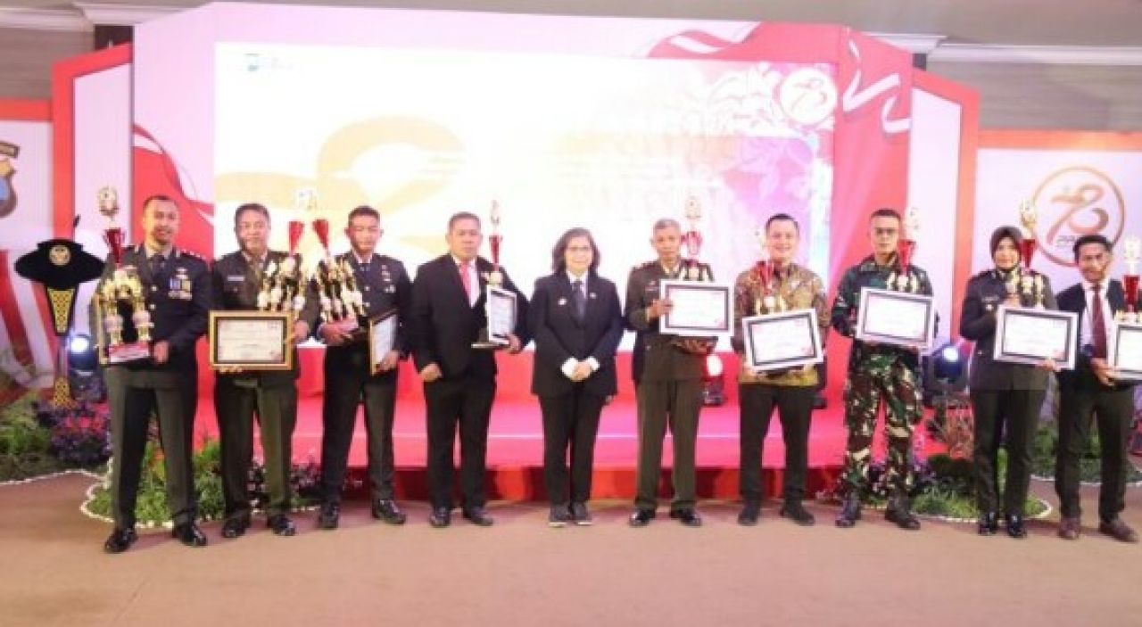 Prestasi Gemilang di Puncak HUT Bhayangkara "Lapas Kediri Terima 2 Trophy Piala "
