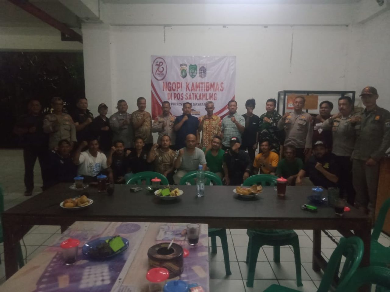 Waka Polsek Pulogadung Ngopi Bersama Warga Rusunawa Jatinegara Kaum