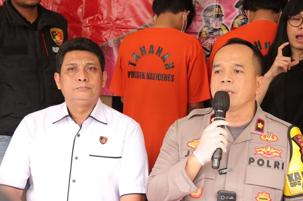 Polsek Kalideres Amankan Ratusan Obat Dari Toko Obat Berkedok Toko Kosmetik