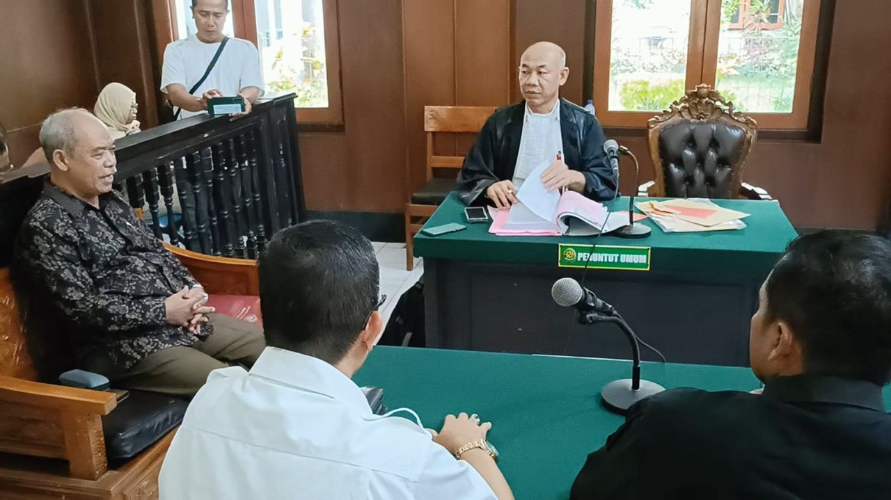 Dr. Romlan: Nama Robert Simangunsong Tidak Tercatat di Biro Administrasi Akademis Universitas Darul Ulum Jombang