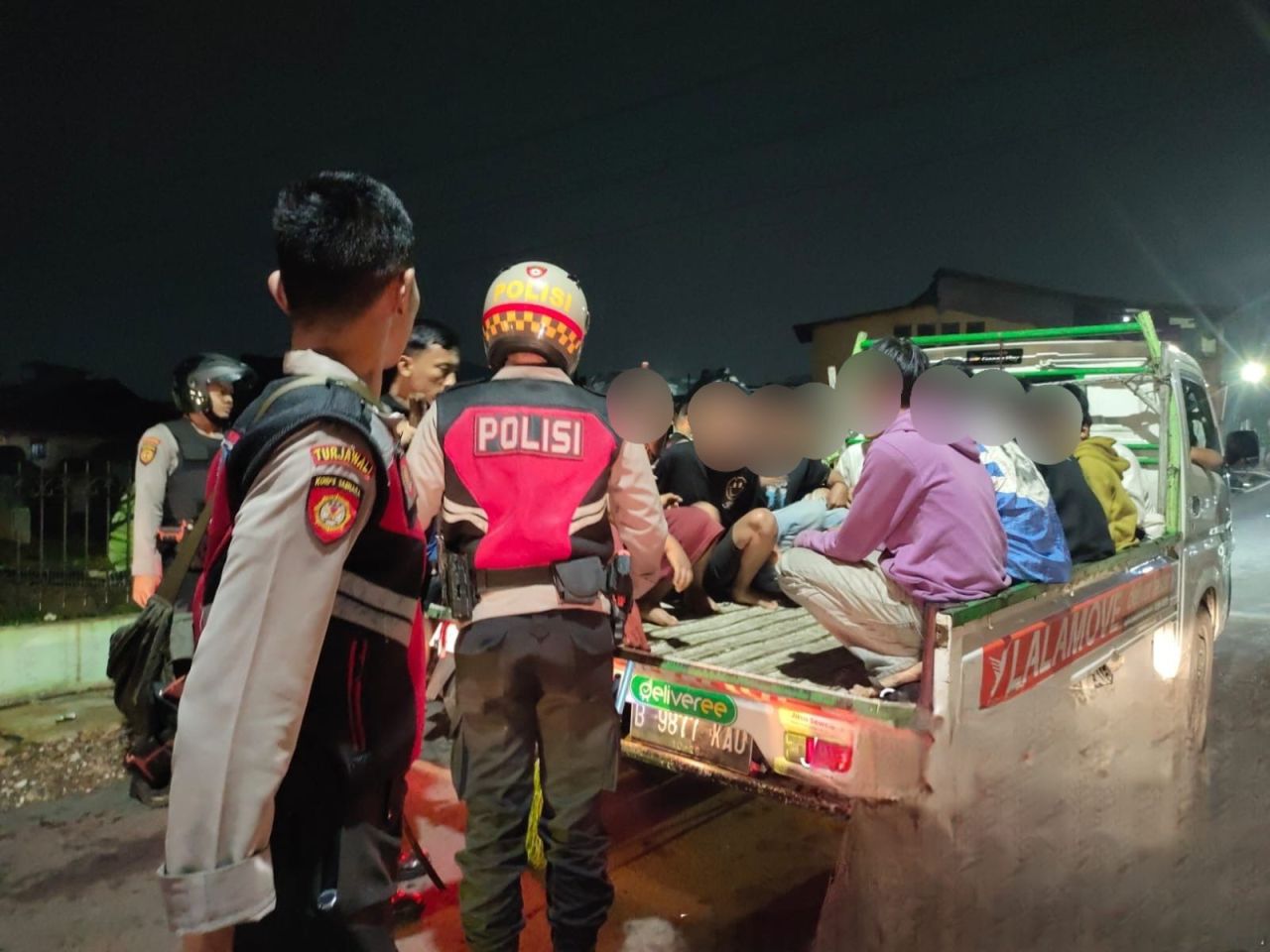 Polres Metro Jakarta Timur Berhasil Cegah Tawuran, Amankan Sajam dan Molotov