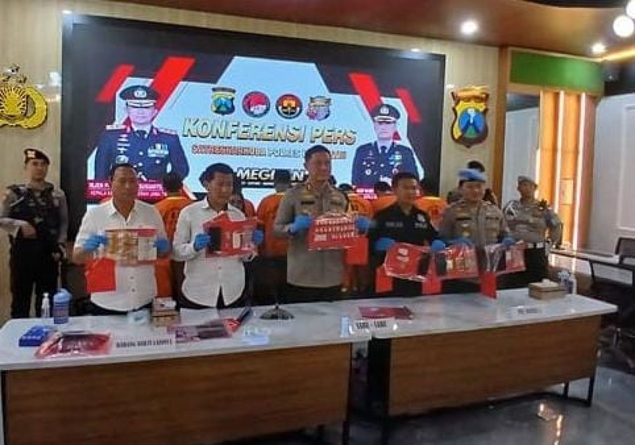 Polres Lamongan Berhasil Bongkar Enam Perkara Narkoba dan Amankan Delapan Tersangka