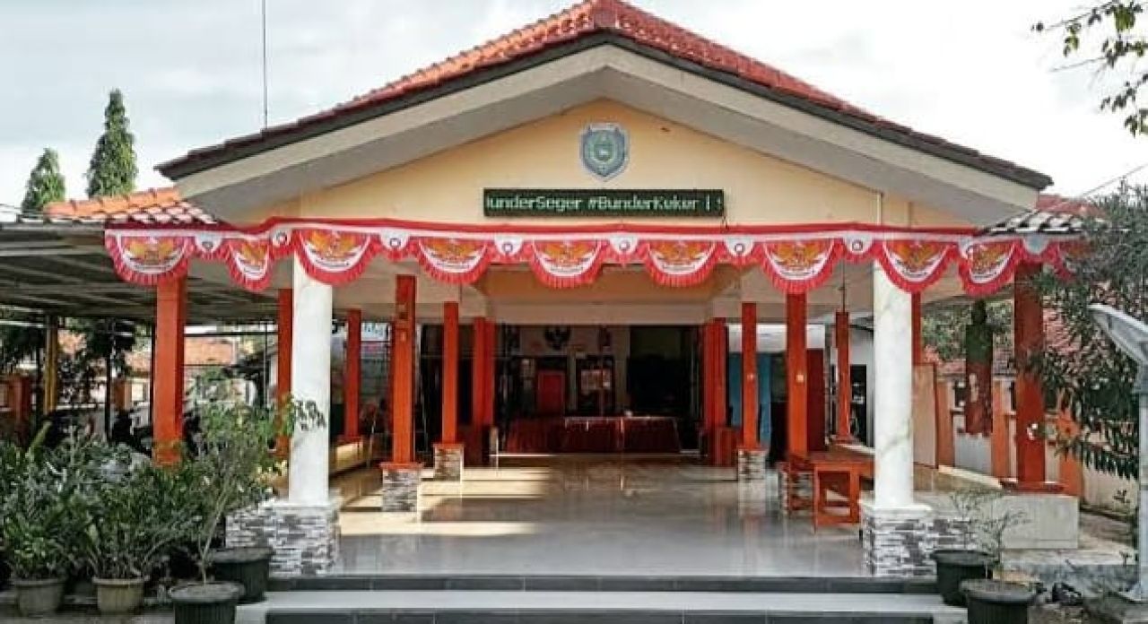 Sejumlah Pemuda Desa Menyoal Kinerja Kades Bunder, Diantaranya Bawa Istri Sirih ke Acara Kedinasan dan Rangkap Jabatan
