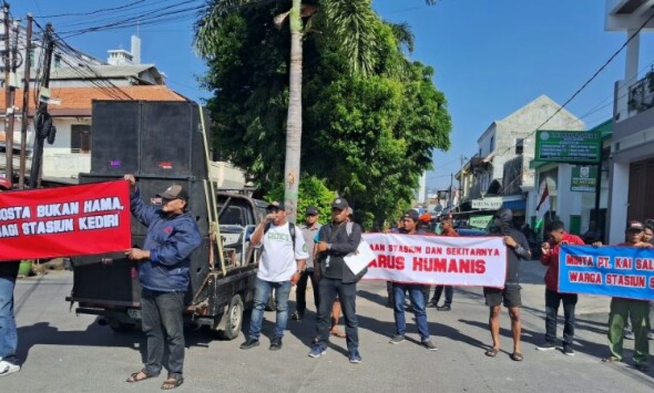 PT KAI Tertbkan Kawasan Stasiun, Paguyuban BOSTA Gelar Aksi Damai