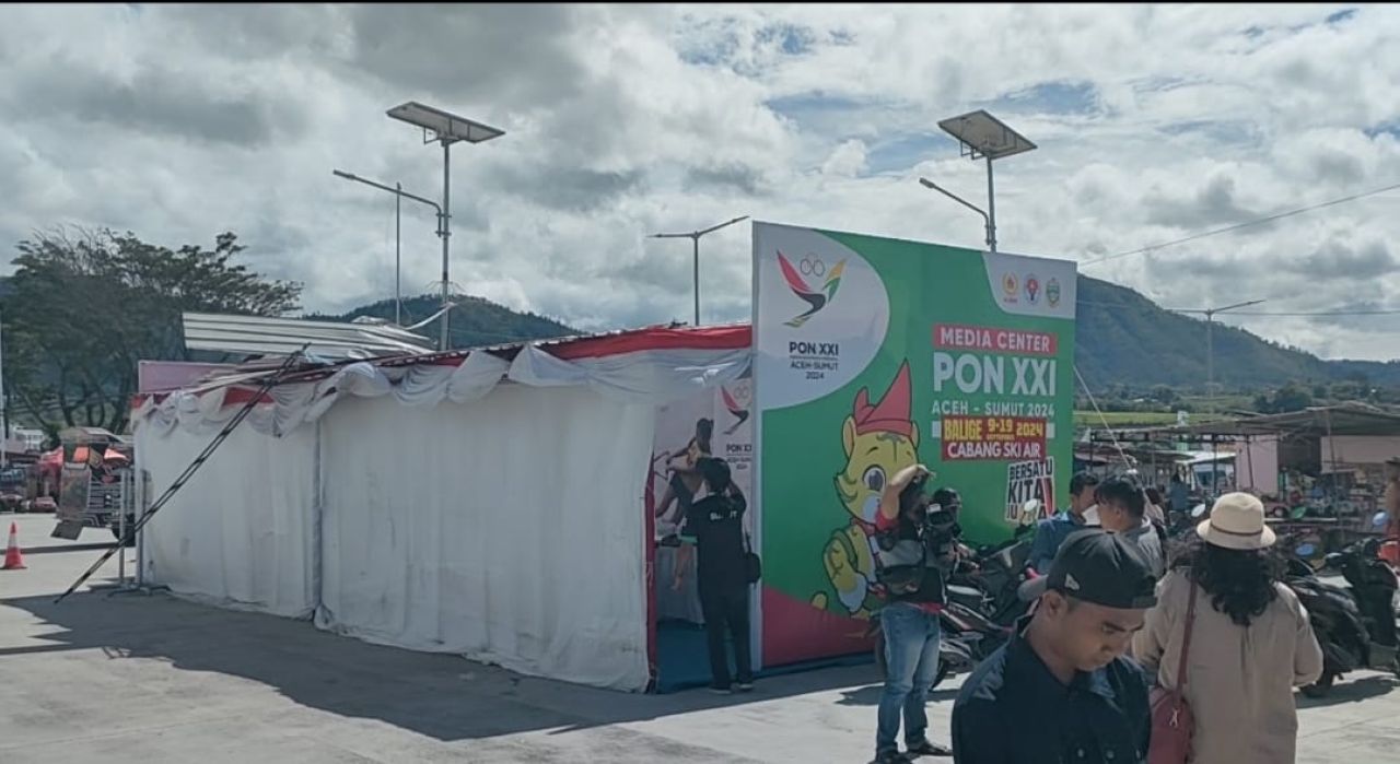 Angin Danau Toba Hamburkan Atap Media Center PON XXI Aceh-Sumut 2024 di Toba Dan Pertandingan Diberhentikan