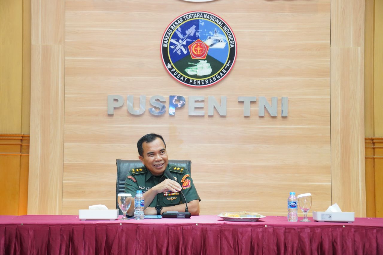 Mayjen TNI Hariyanto: Terkait Foto Pamen TNI Bersama Ivan Sugianto, Hanya Teman Biasa, Tak Ada Hubungannya "Backing"