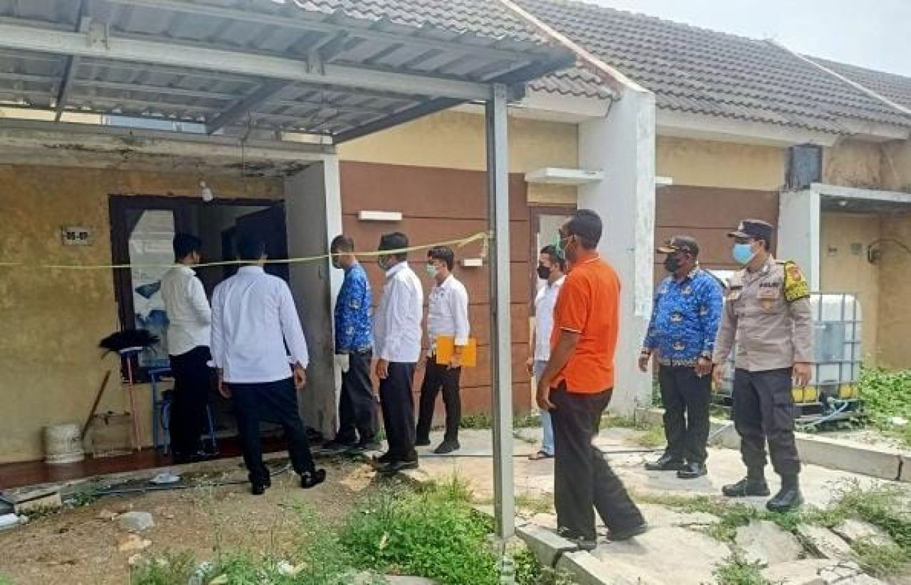 Geger !! Mayat Laki Laki Membusuk di Perum GPI Tikung Lamongan