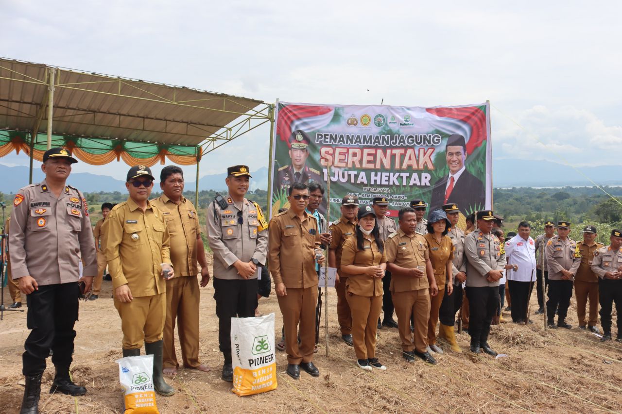 Gerakan Penanaman Jagung Serentak 1 Juta Hektar, Polres Toba Dukung Swasembada Pangan