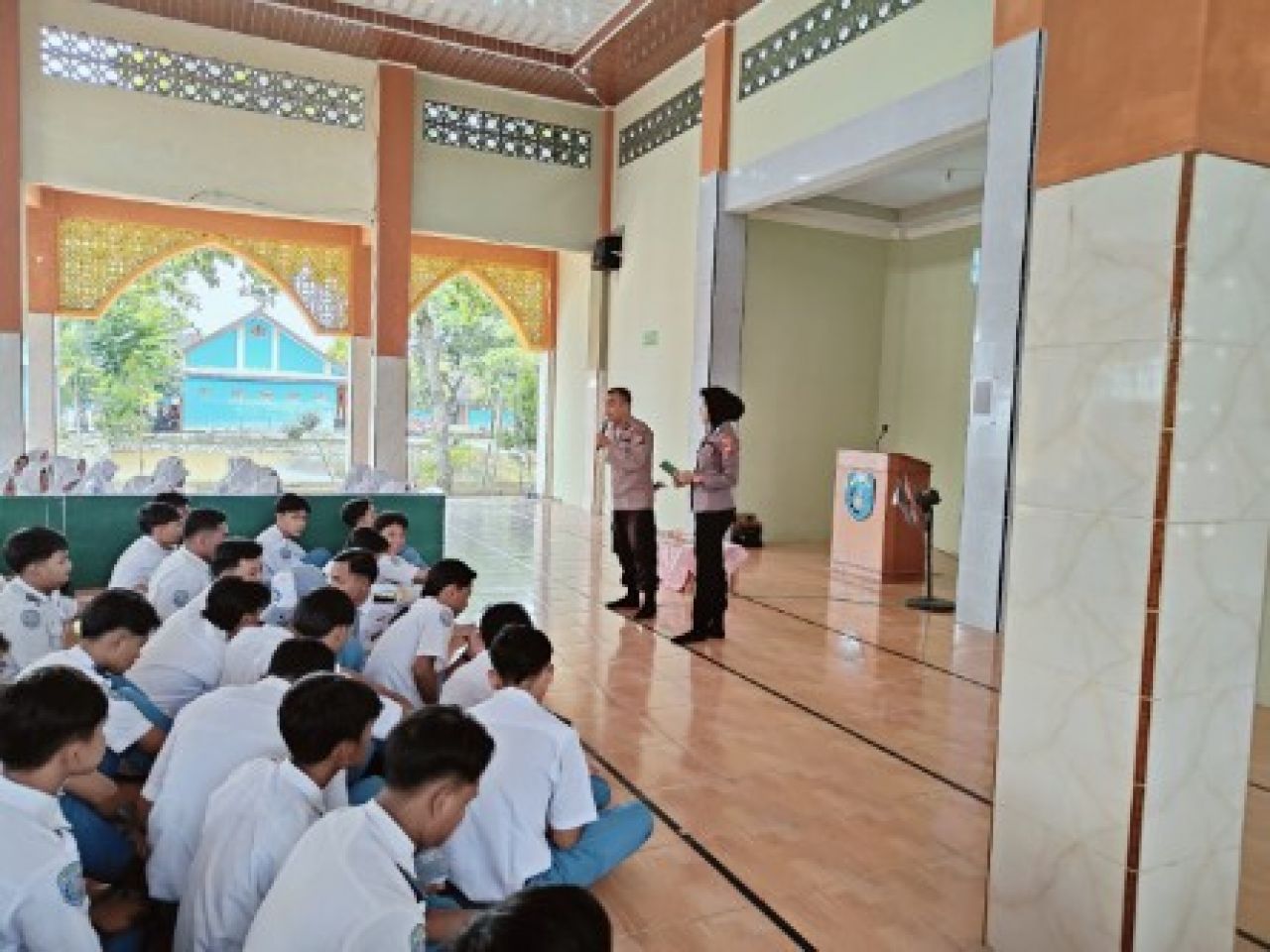 Penerimaan Anggota Polri Gratis Tahun 2025 Disosialisasikan di SMKN 1 Kanor