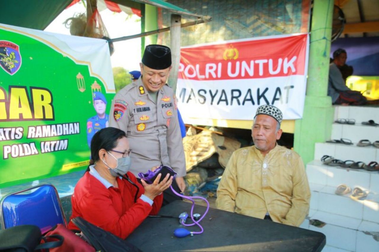 Ditpolairud Polda Jatim Gelar Pengobatan Gratis Peduli Kesehatan Warga Nelayan