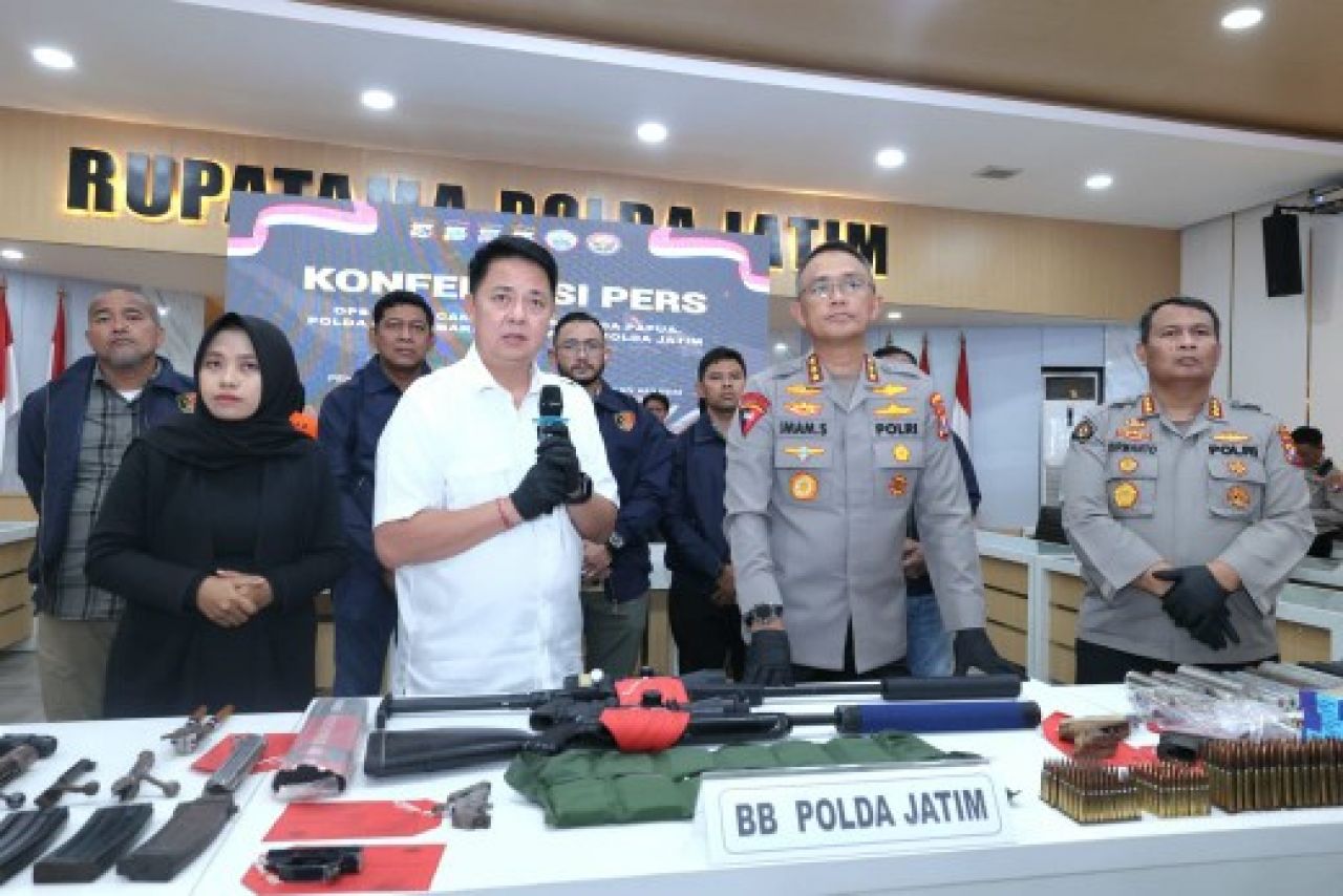 Tiga Tersangka Penyelundupan Senpi KKB Papua Berhasil Digagalkan Polda Jatim
