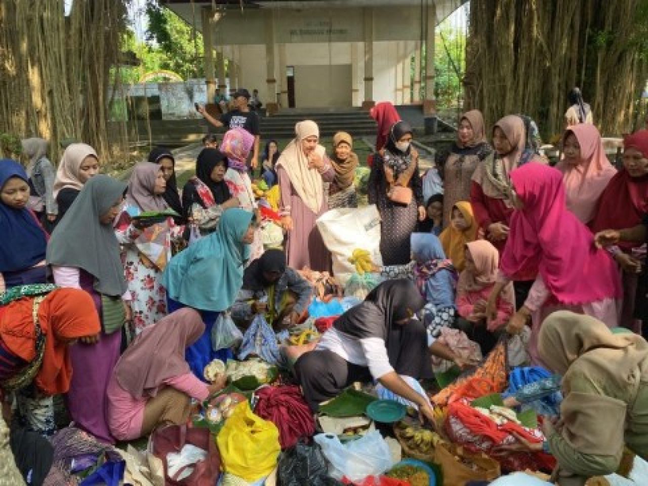 Warga Sekitar Pemandian Bektiharjo Tuban Gelar Acara Sedekah Bumi