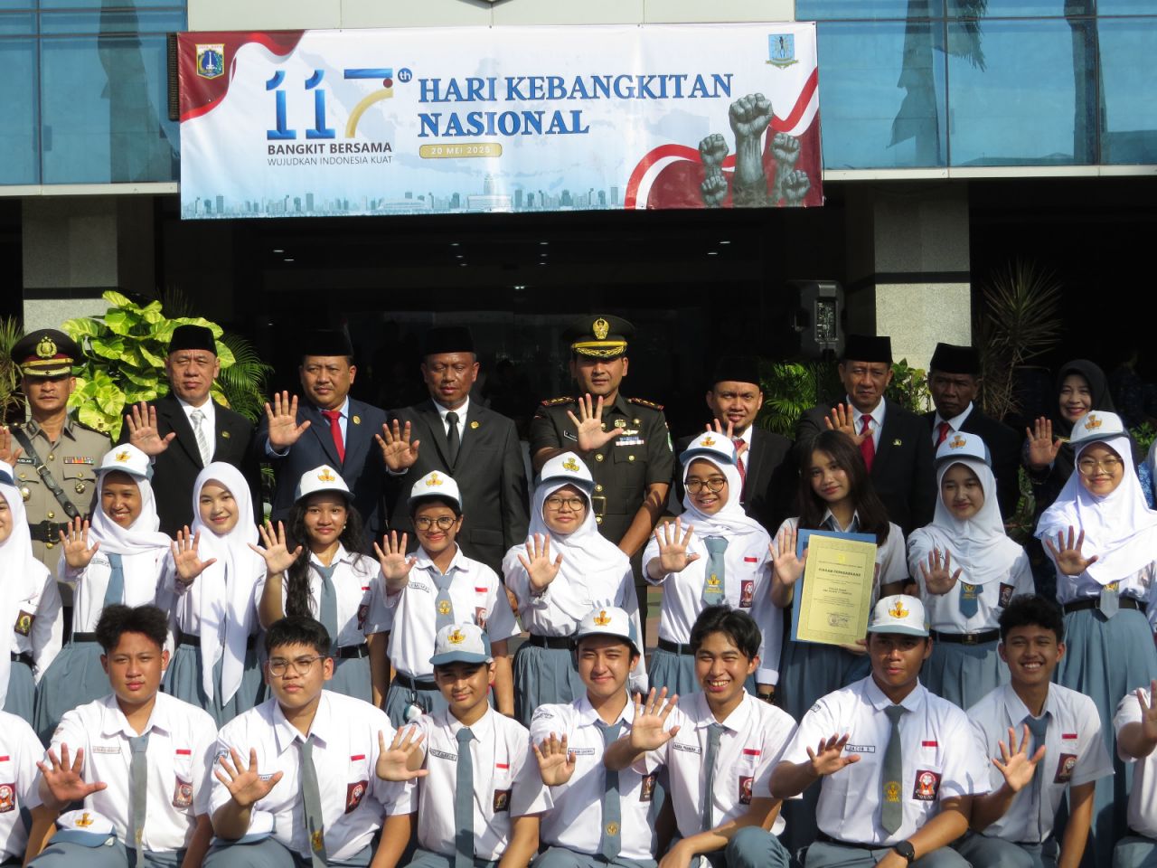 Dandim 0505/JT Hadiri Upacara Peringatan Hari Kebangkitan Nasional ke-117 Tahun 2025 di Kantor Walikota Jakarta Timur