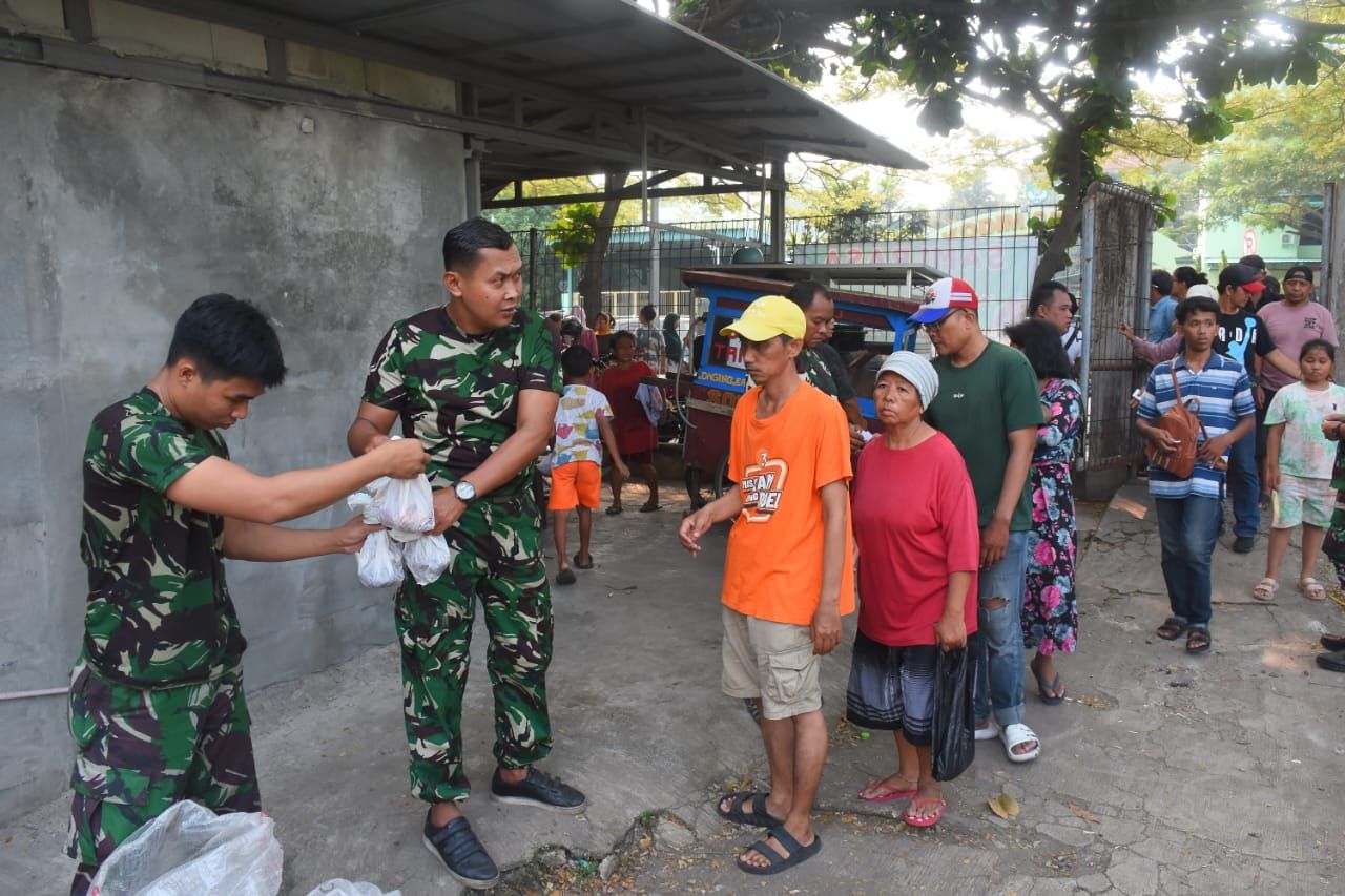 Hari Raya Idul Adha 1447 H, Kodim 0501/JP Serahkan Hewan Qurban dan Distribusikan Daging Qurban kepada Masyarakat