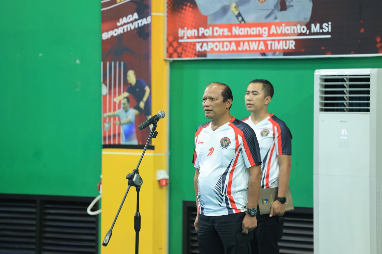 Semarak Hari Bhayangkara ke-79: Kapolda Jatim Buka Turnamen Bulutangkis Kapolda Jatim Cup 2025