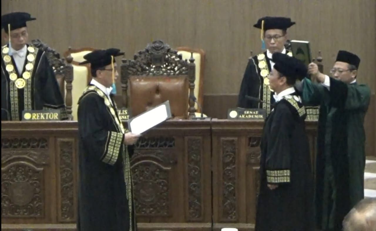 Prof. Muhammad Madyan Resmi Dilantik Sebagai Rektor UNAIR 2025–2030, Fokus Hilirisasi Riset dan Guru Besar