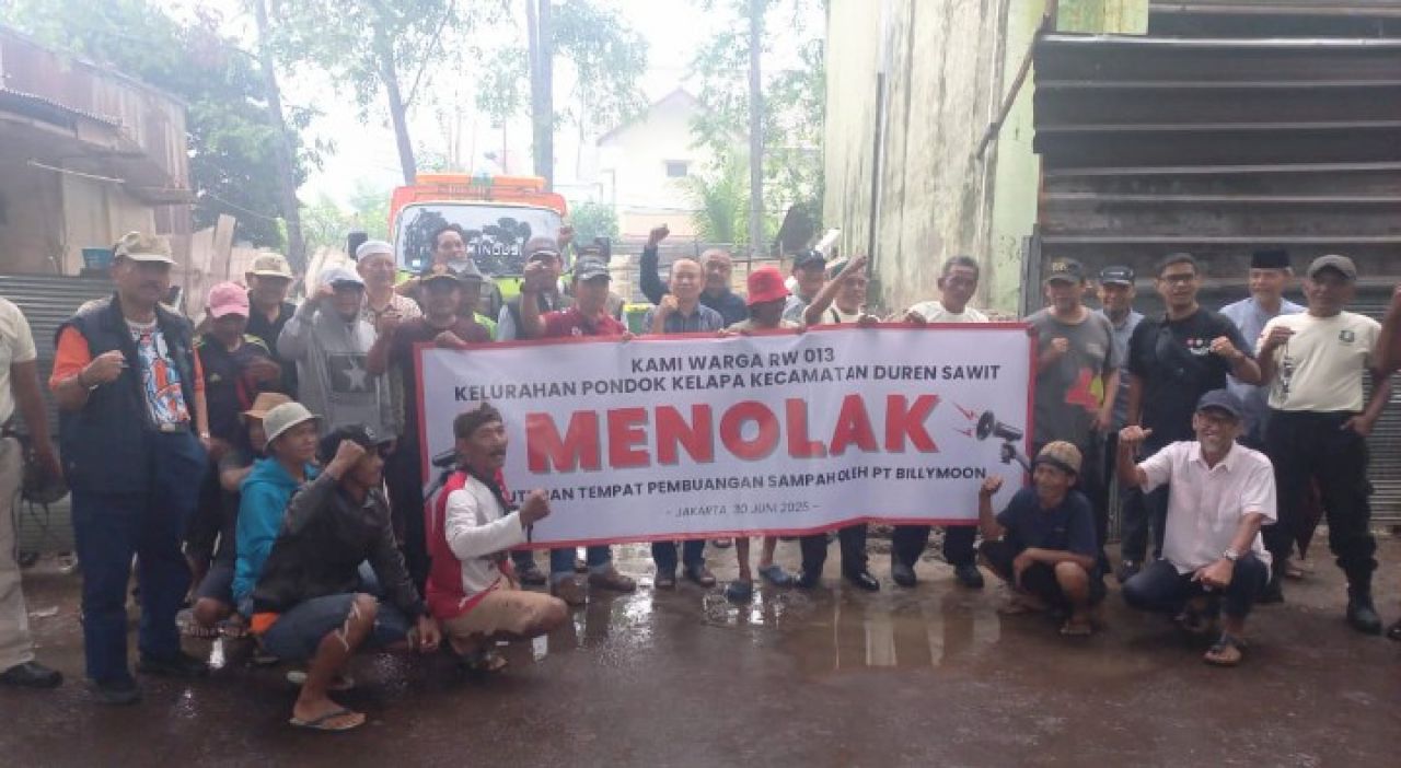 Warga RW 13 Pondok Kelapa Tolak Penutupan Tempat Pembuangan Sampah oleh PT BILLYMOON