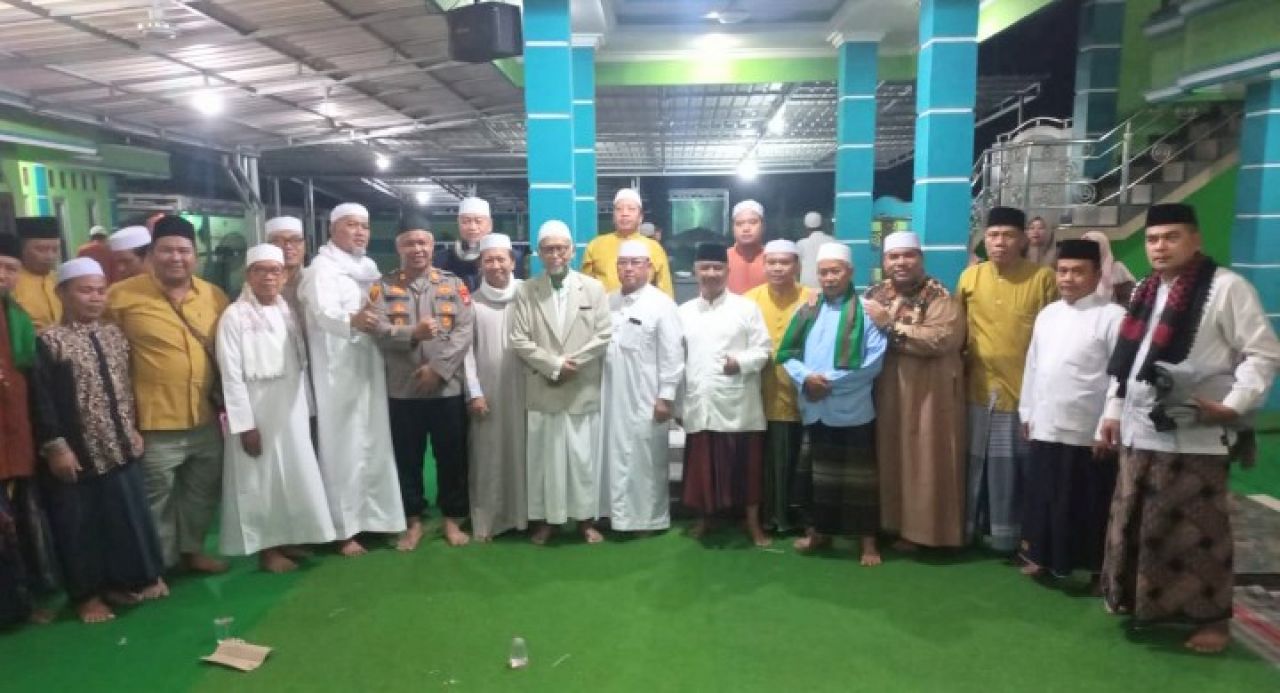 Pengajian Rutin Majelis Ta’lim As-Salmaniyyah Padati Kediaman Owner Warkop Babeh Aye di Bekasi