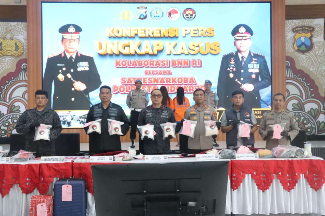 Polresta Sidoarjo dan BNNP Jatim Gagalkan Penyelundupan 8,2 Kg Sabu di Bandara Juanda