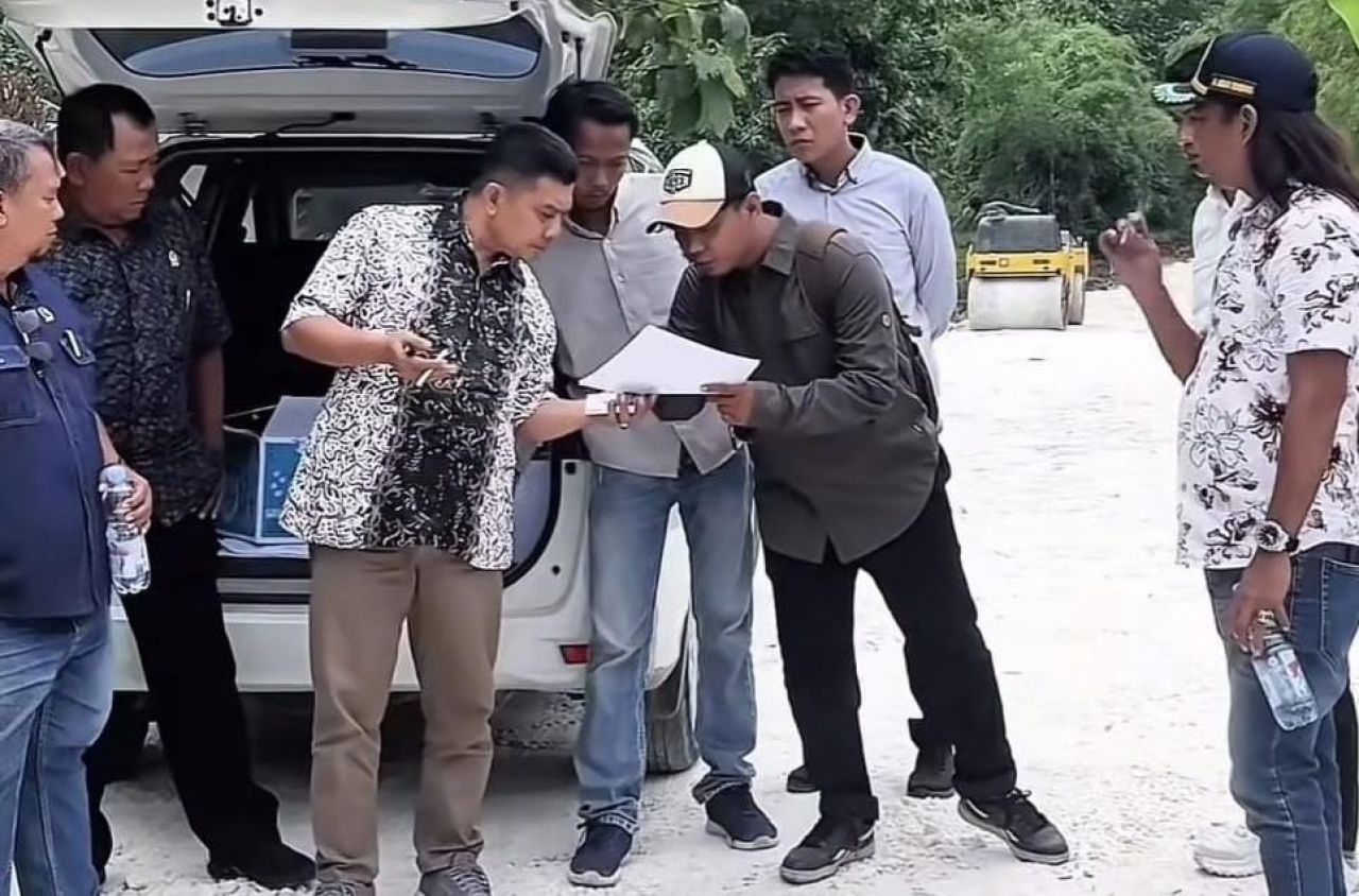 Sidak DPRD Lamongan Soroti Progres Lambat Proyek Jalan TPST Dadapan Rp 1,6 Miliar