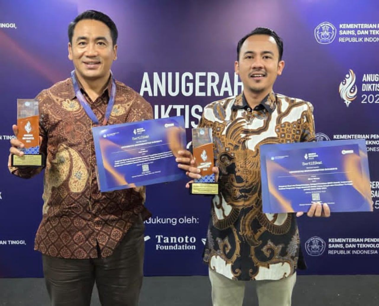 Kampus Berdampak, Prestasi Menggema UMSURA Sabet Gold dan Silver Winner Anugerah Diktisaintek 2025