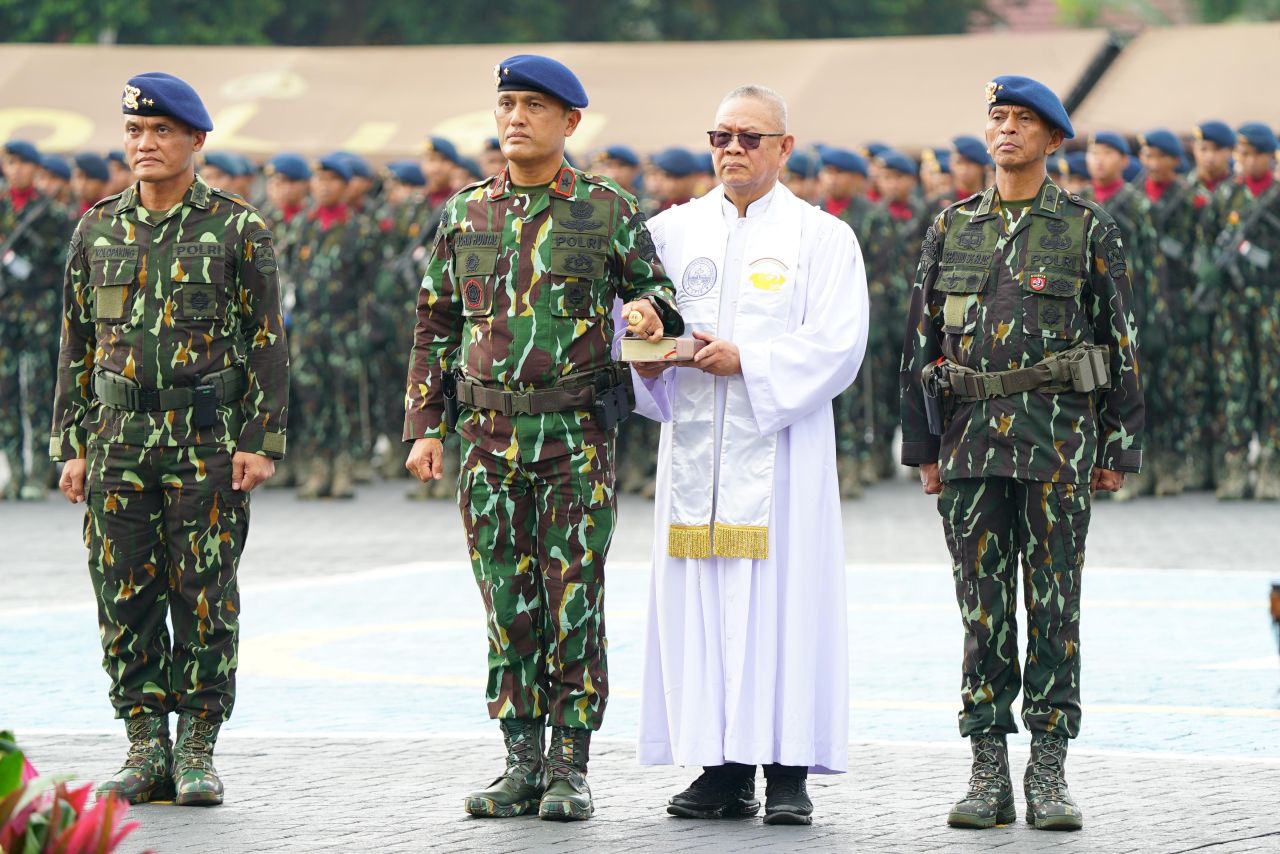 Upacara Sertijab Danpas Brimob III dan Penyerahan Jabatan Dansatlat Brimob Berlangsung Di Lapangan Mako Korbrimob
