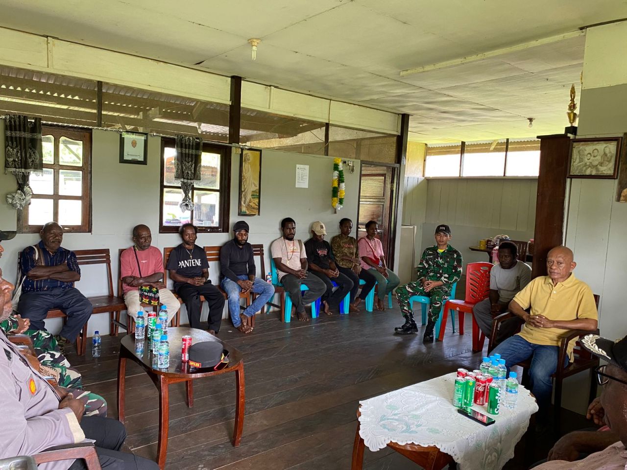 Perkokoh Tali Silaturahmi Serta Kemanunggalan, Babinsa Koramil Agimuga Gelar Komsos Bersama Tokoh Masyarakat